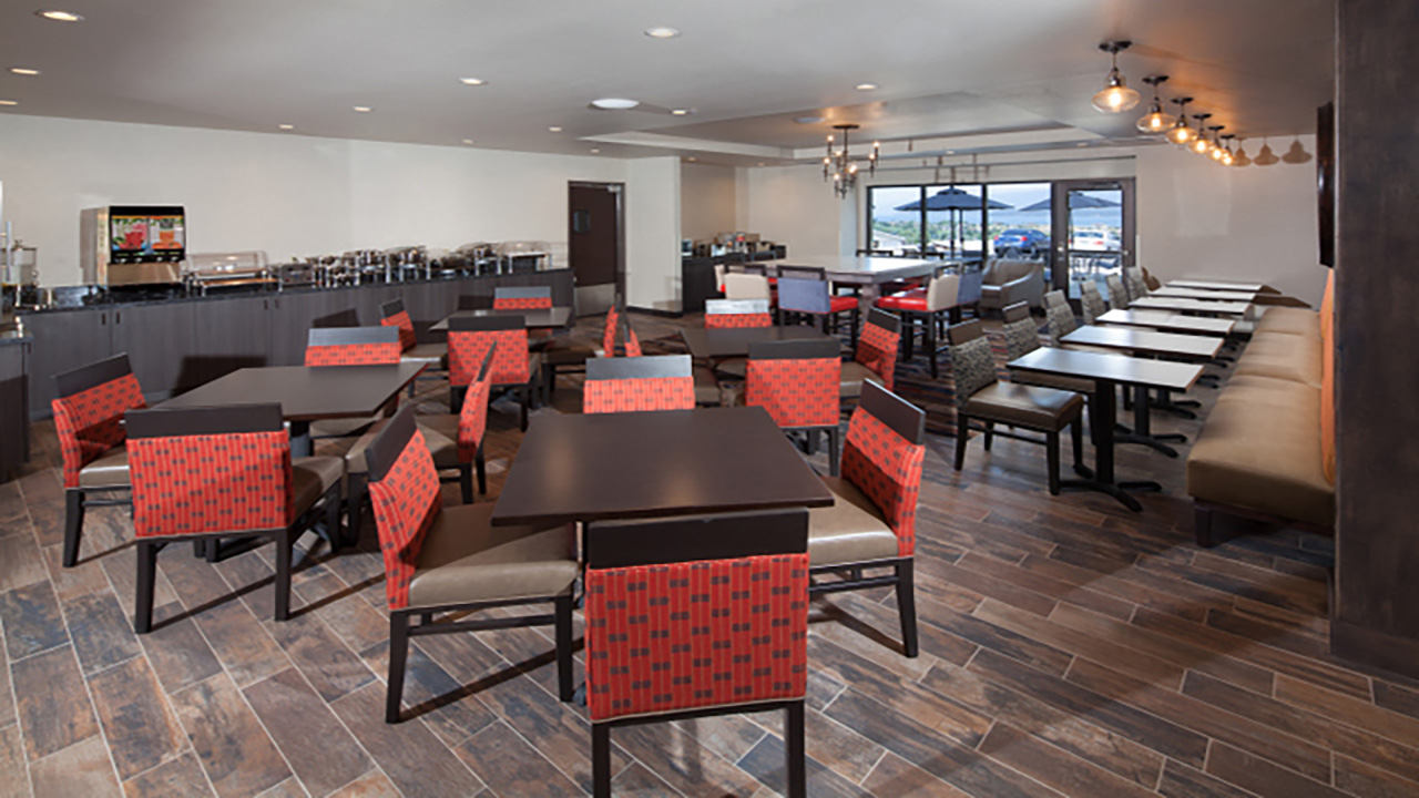 Red Lion Ridgewater Inn and Suites Polson Breakfast Room